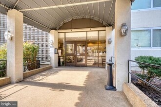 Building Photo - 4410 Briarwood Ct N