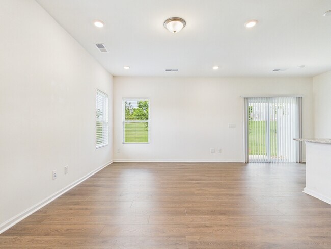 Building Photo - 2794 Yeager Dr NW