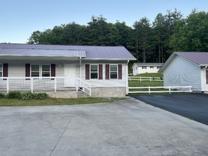 Building Photo - 1218 Hyatt Creek Rd