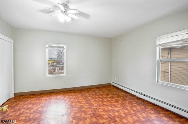 Building Photo - 1241 Clinton Pl