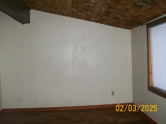 Building Photo - 528 N M St