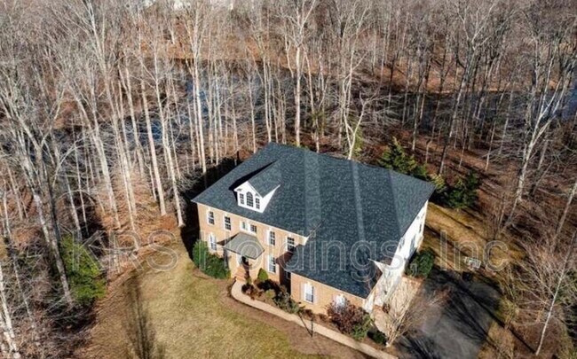 Foto del edificio - 159 Sanford Ferry Ct