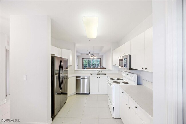 Building Photo - 7823 Regal Heron Cir