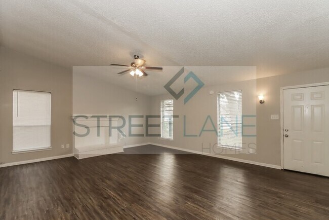 Building Photo - REDUCED!