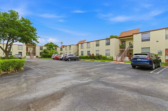 Foto del edificio - 14 Willowbrook Ln