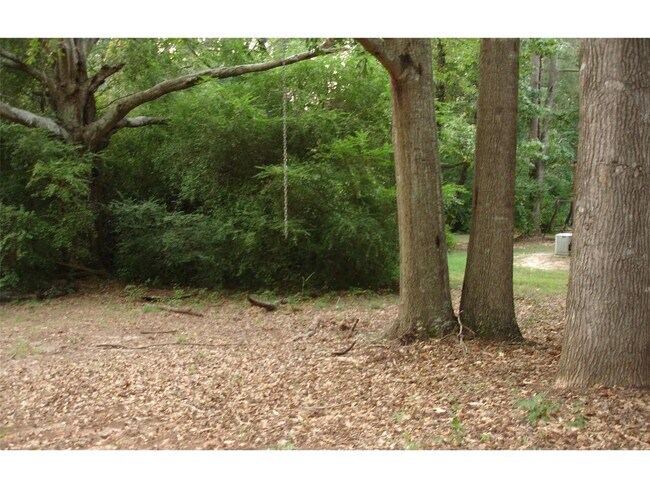 Building Photo - 110 Meadowbrook Ct