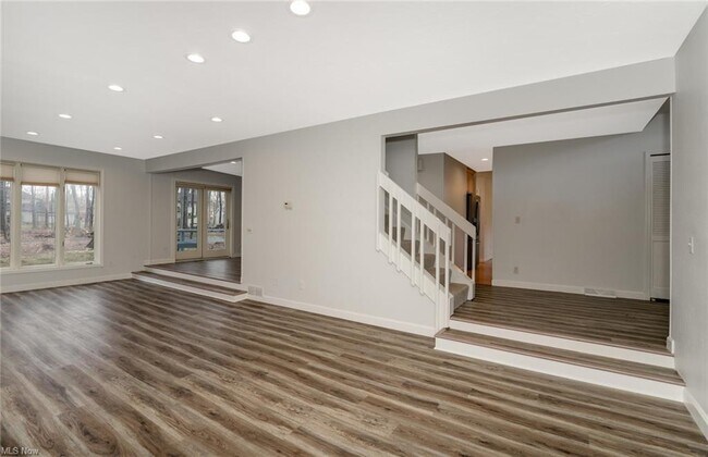 Foto del edificio - 5139 Cheswick Dr