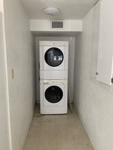 Building Photo - 1101 W University Dr