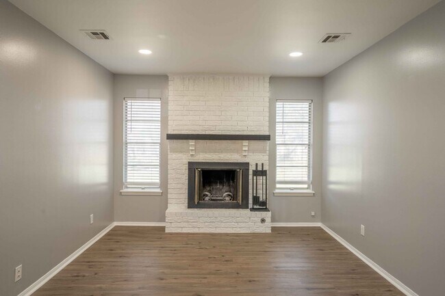 Foto del edificio - 3 Bedroom Broken Arrow Home, Available for an immediate move in!
