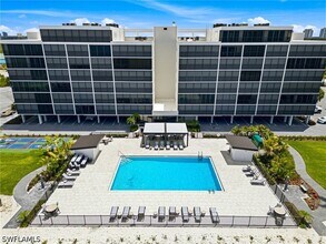 Building Photo - 25800 Hickory Blvd