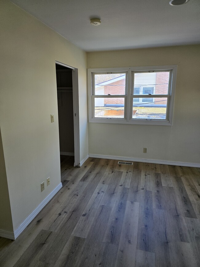 Building Photo - Fairway