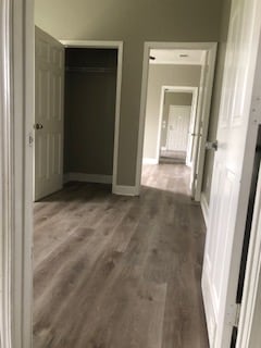 Building Photo - 4923 Eastview Dr