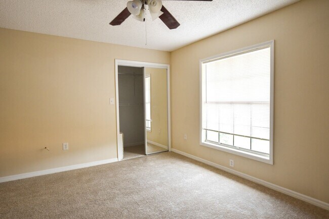 Foto del edificio - 3 br, 2.5 bath House - 3372 River View Way...