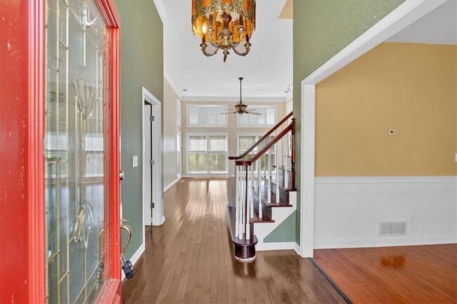 Foto del edificio - 3525 Sir Johns Ct NW