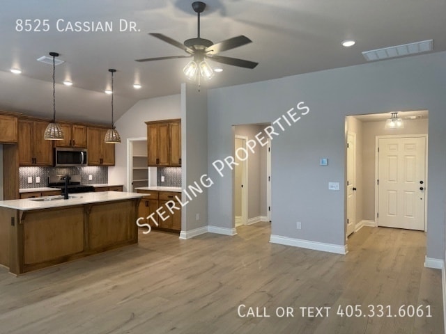 Foto del edificio - 8525 Cassian Dr