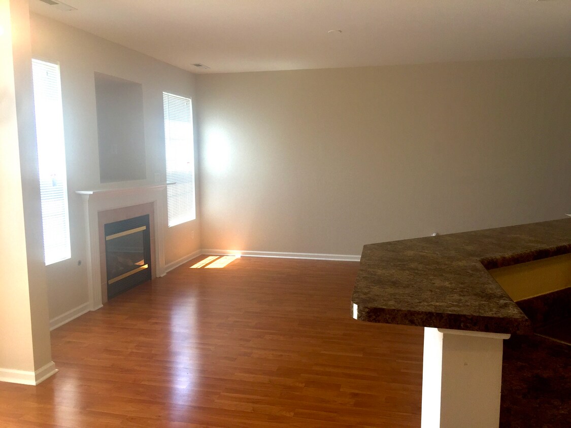3973 Eldor Flower Dr, Zionsville, IN 46077 Townhome Rentals in