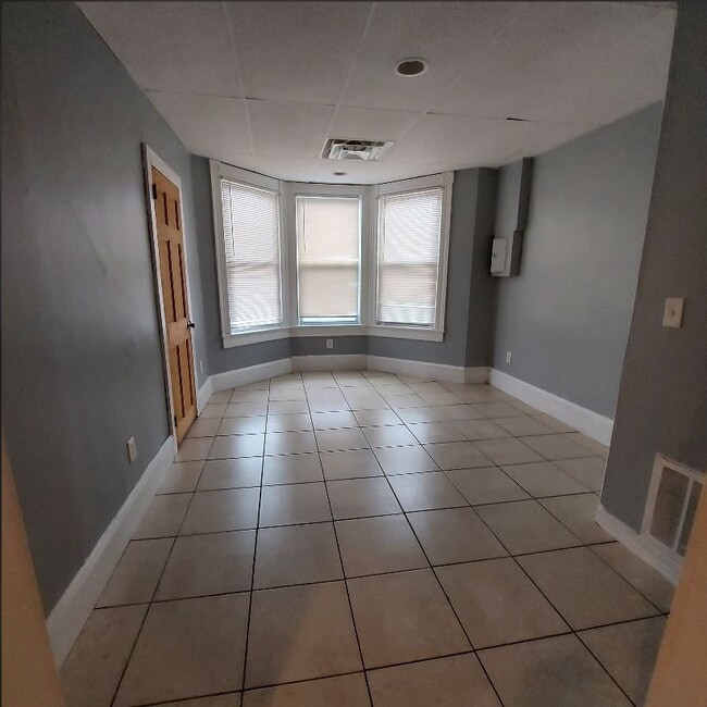Building Photo - Riverview Apartments