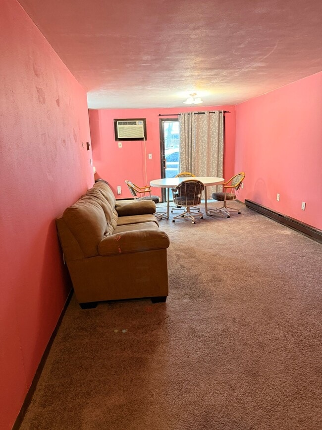 Building Photo - 5 Maria Manor