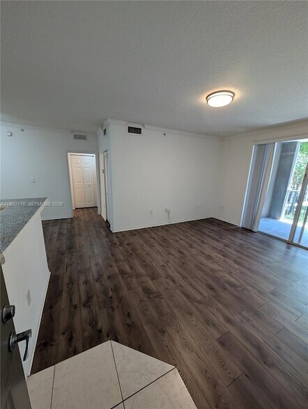 Foto del edificio - 6831 SW 44th St