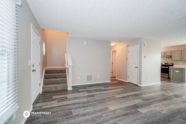 Building Photo - 2027 Winding Hollow Dr