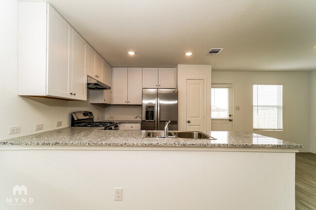Building Photo - 5931 Sunset Song Ln