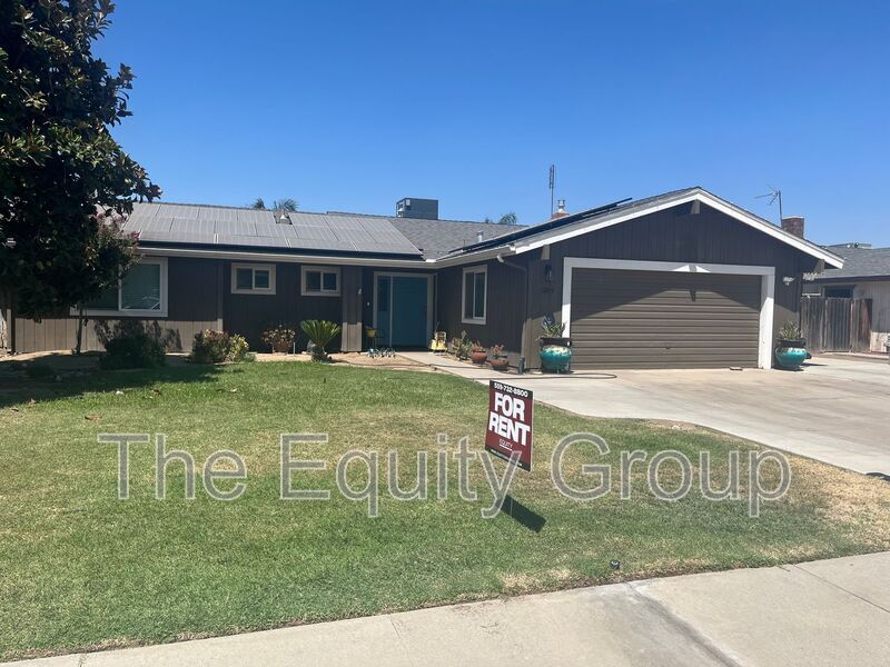 Foto principal - 1209 E Saginaw Ave