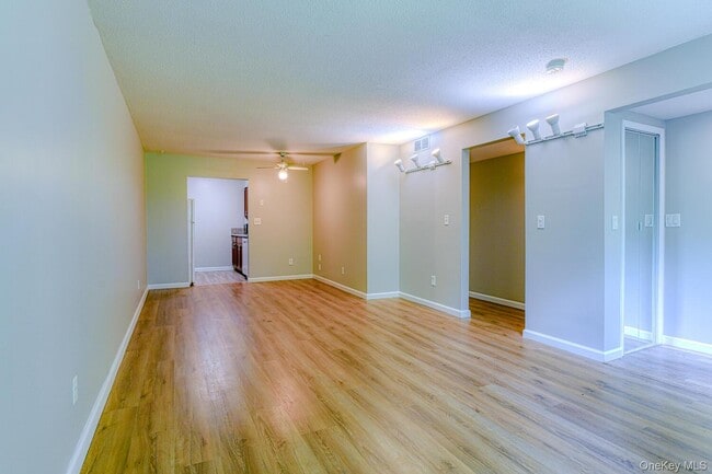 Foto del edificio - 104 Baldwin Ln