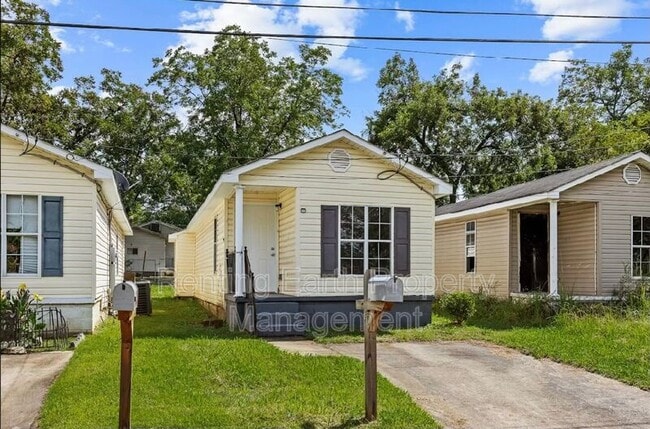 Building Photo - 725B 3rd Ave N