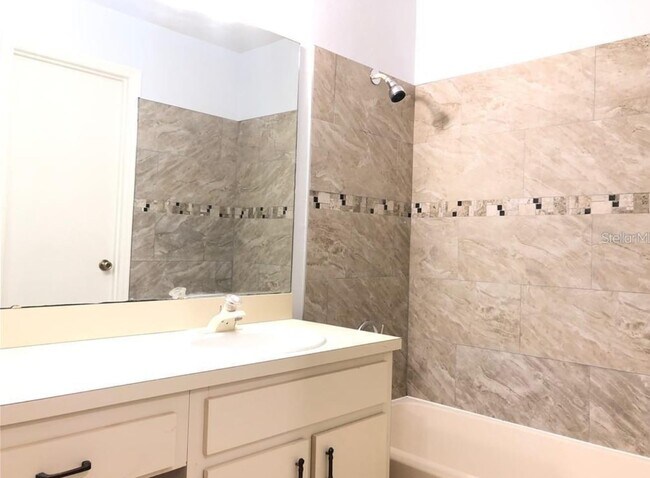 Foto del edificio - 6040 Scotchwood Gln