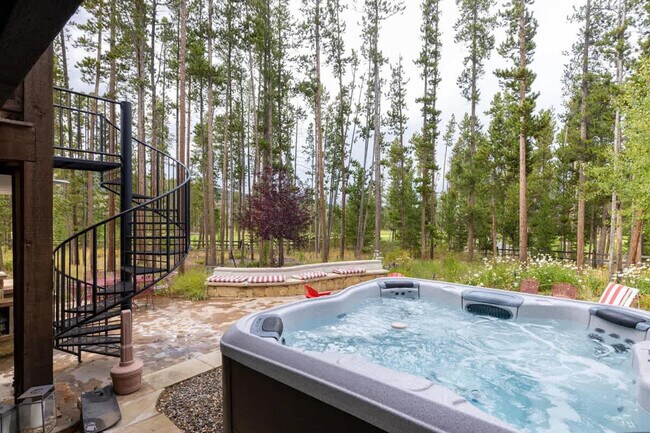 Foto del edificio - 195 Marks Ln