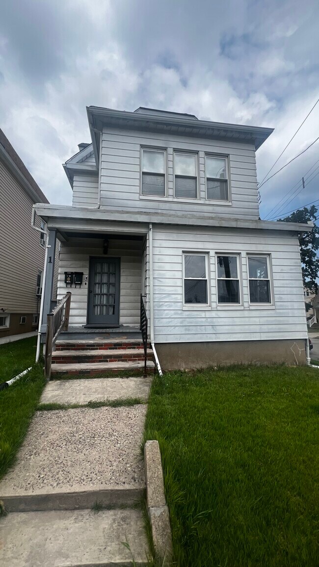 Building Photo - 1 Glennon Pl