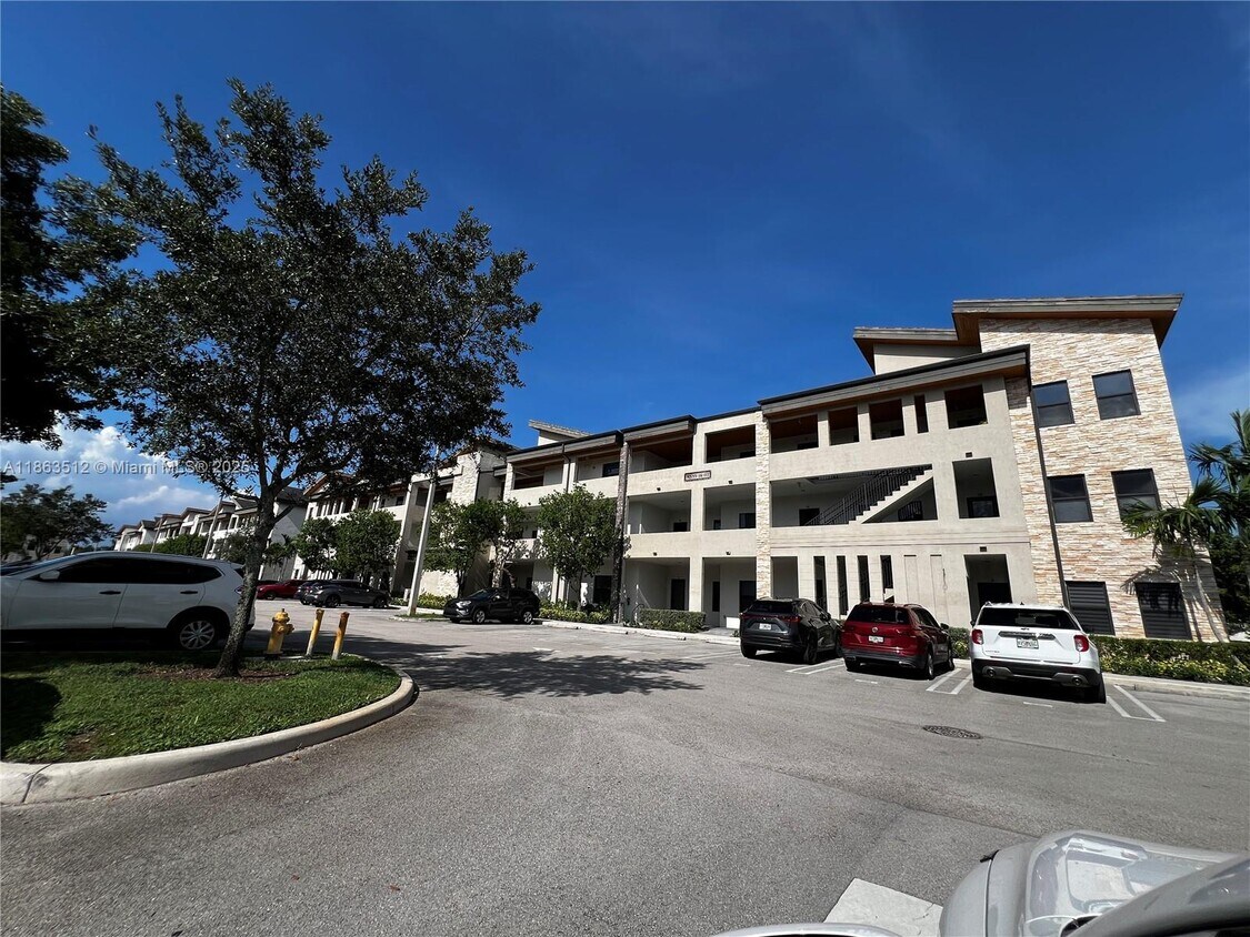 Primary Photo - 7925 NW 104th Ave