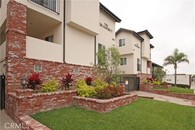 Photo - 1675 Gramercy Ave Townhome