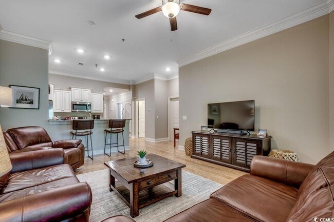 Large, open main living area - 144 Puffin Dr