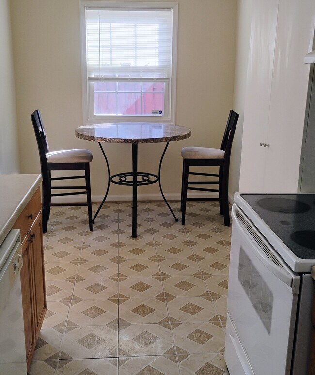 Foto del edificio - 2216 Fort Pickens Ct