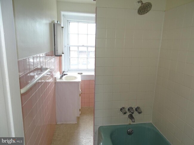 Building Photo - 349 Bustleton Pike