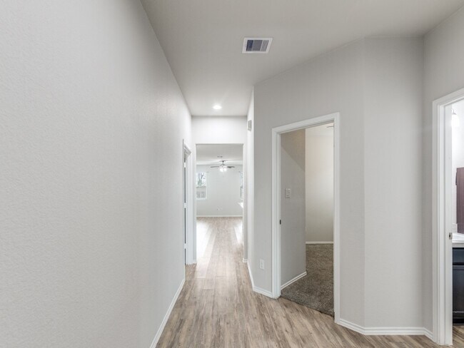 Foto del edificio - 14214 Glacier Bay Ct