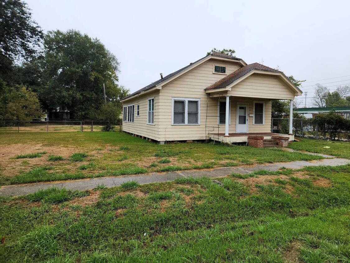 Foto principal - 520 Church Street, Beaumont, TX 77705