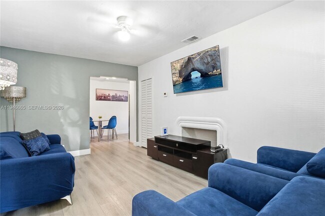 Foto del edificio - 3318 NW 19th Ave