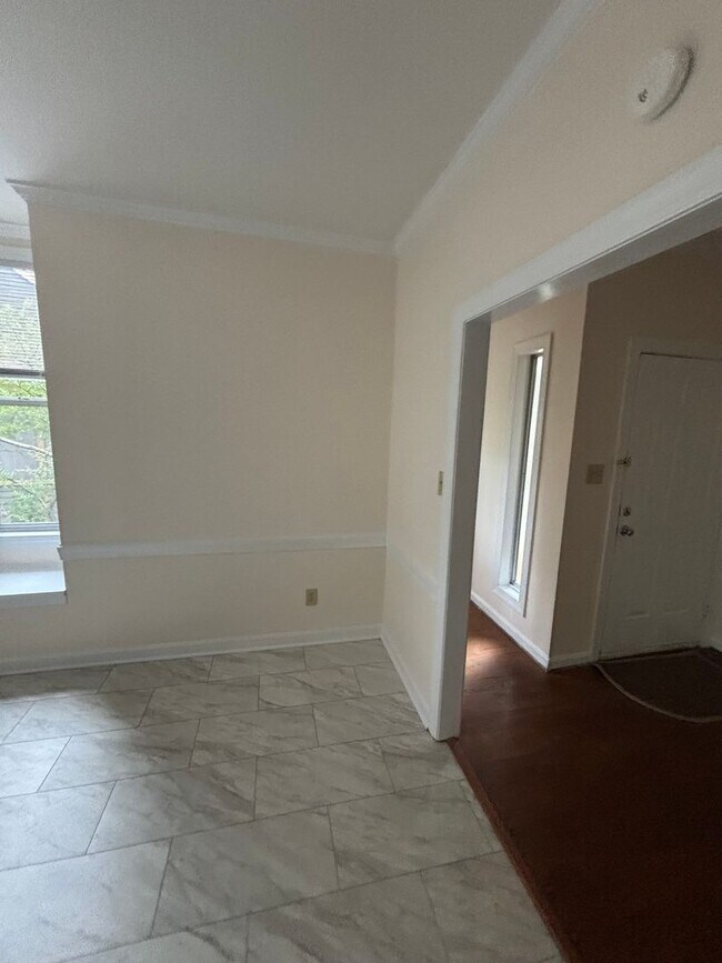 Building Photo - Great condo, GREAT PRICE! APPLY NOW!!