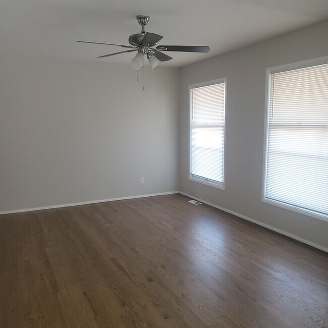 Building Photo - 1474 Kingsford Dr
