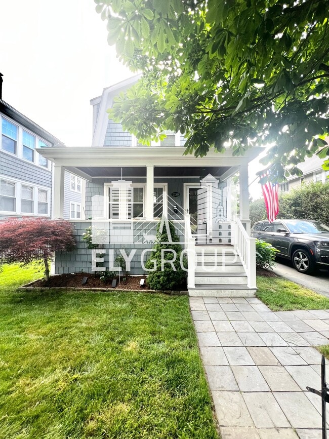 Building Photo - 230 Lake St