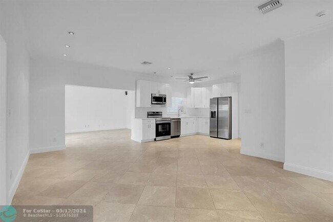Foto del edificio - 900 NE 4th St