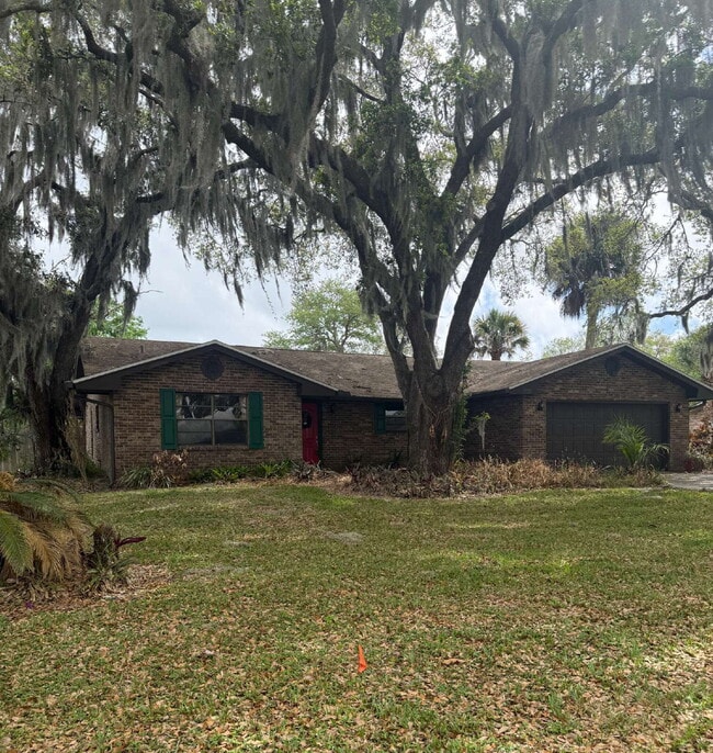 Building Photo - 1833 Oakwood Trail