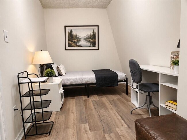 Foto del edificio - 232 Rustwood Dr