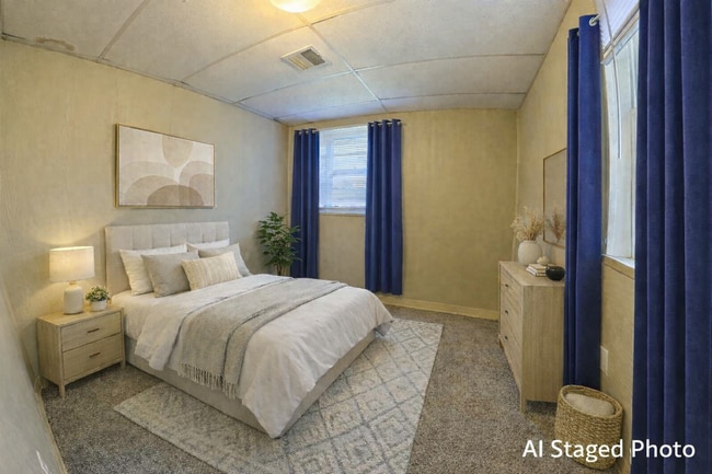 Building Photo - 1601 Leavenworth St