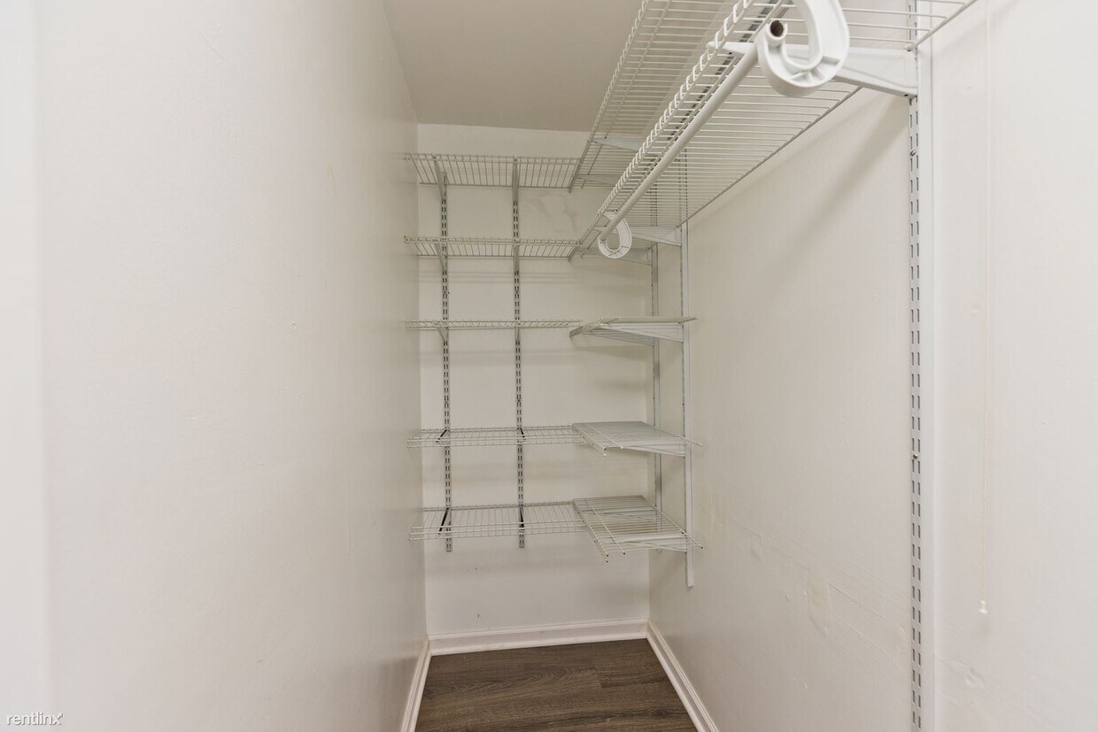 Primary Photo - 2 br, 2 bath Condo - 800 W George St
