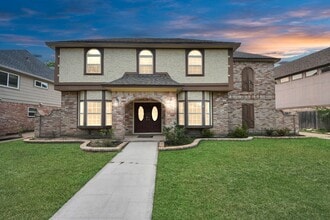 Building Photo - 20626 Chestnut Hills Dr