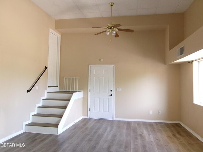 Building Photo - 6262 Escondido Dr