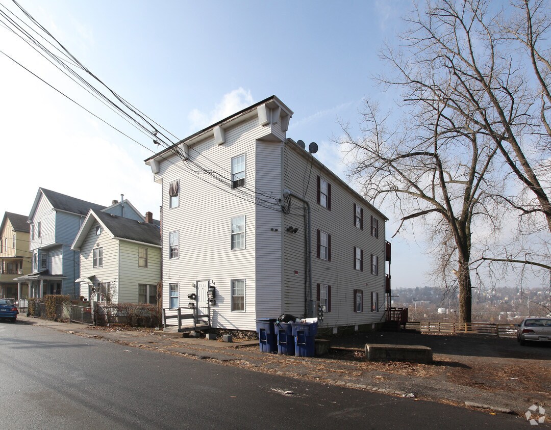 Building Photo - 56 Lounsbury Ave